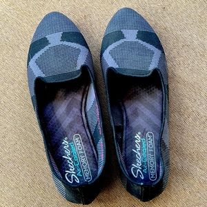 Skechers flats Size 6.5